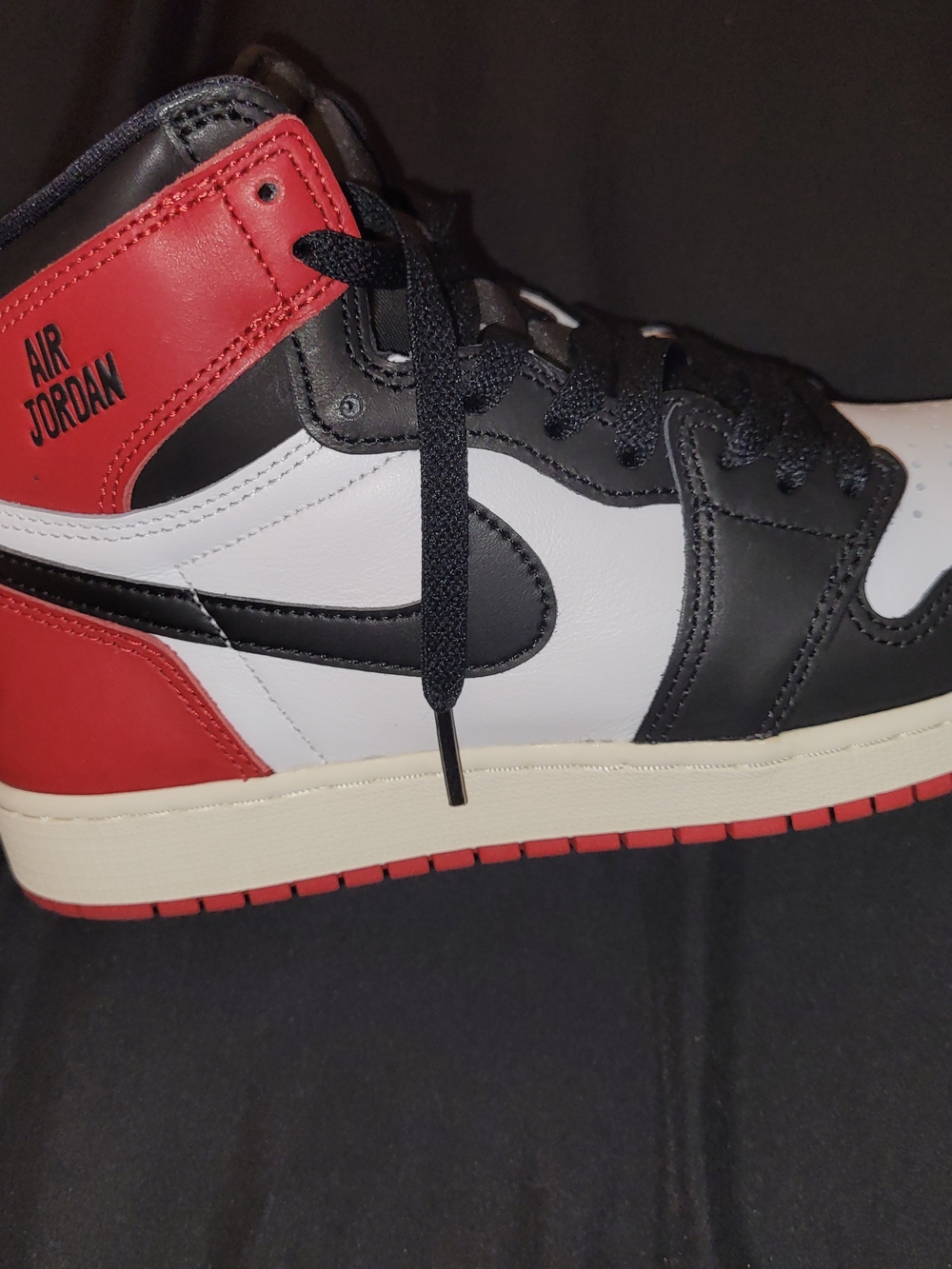 Jordan 1 Retro High OG - White/Black/Red